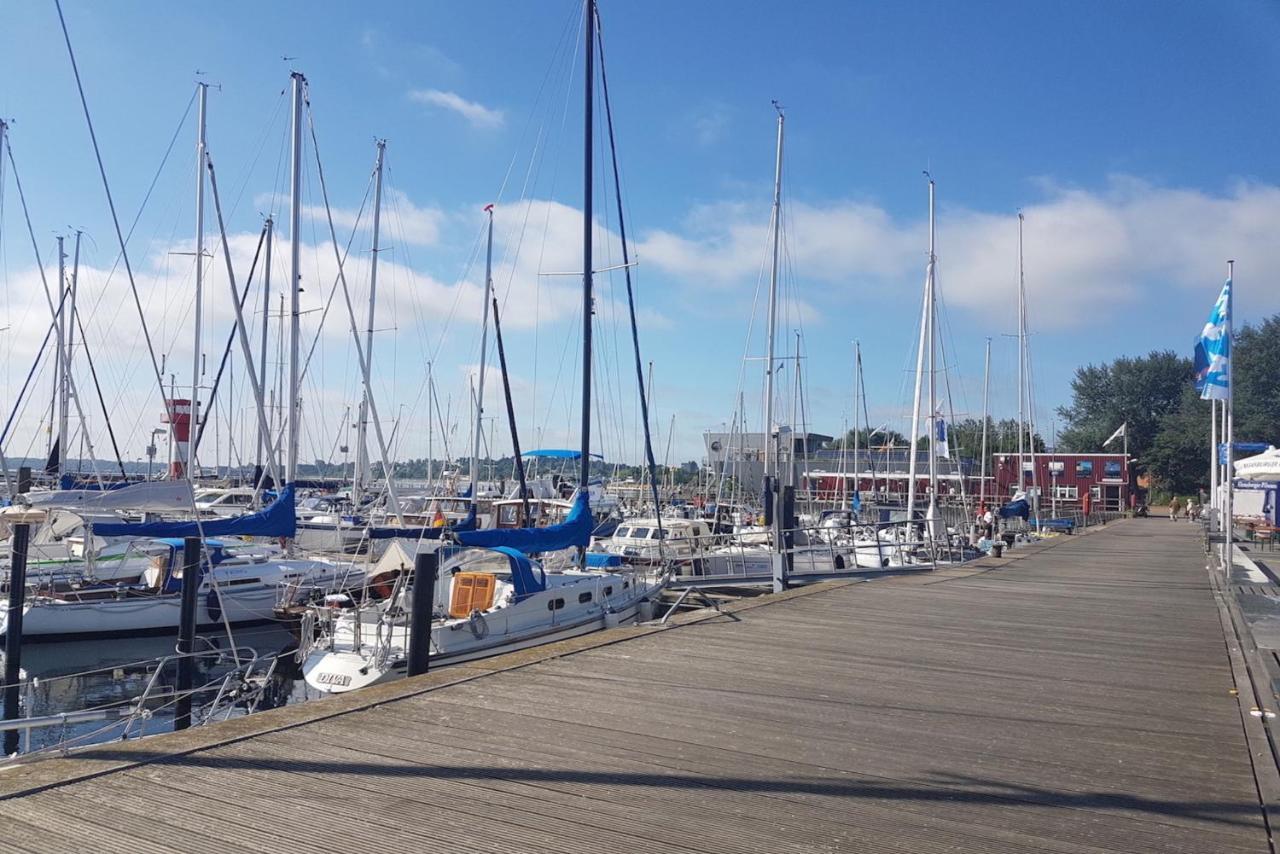Zwergtaucher Eckernforde Bagian luar foto